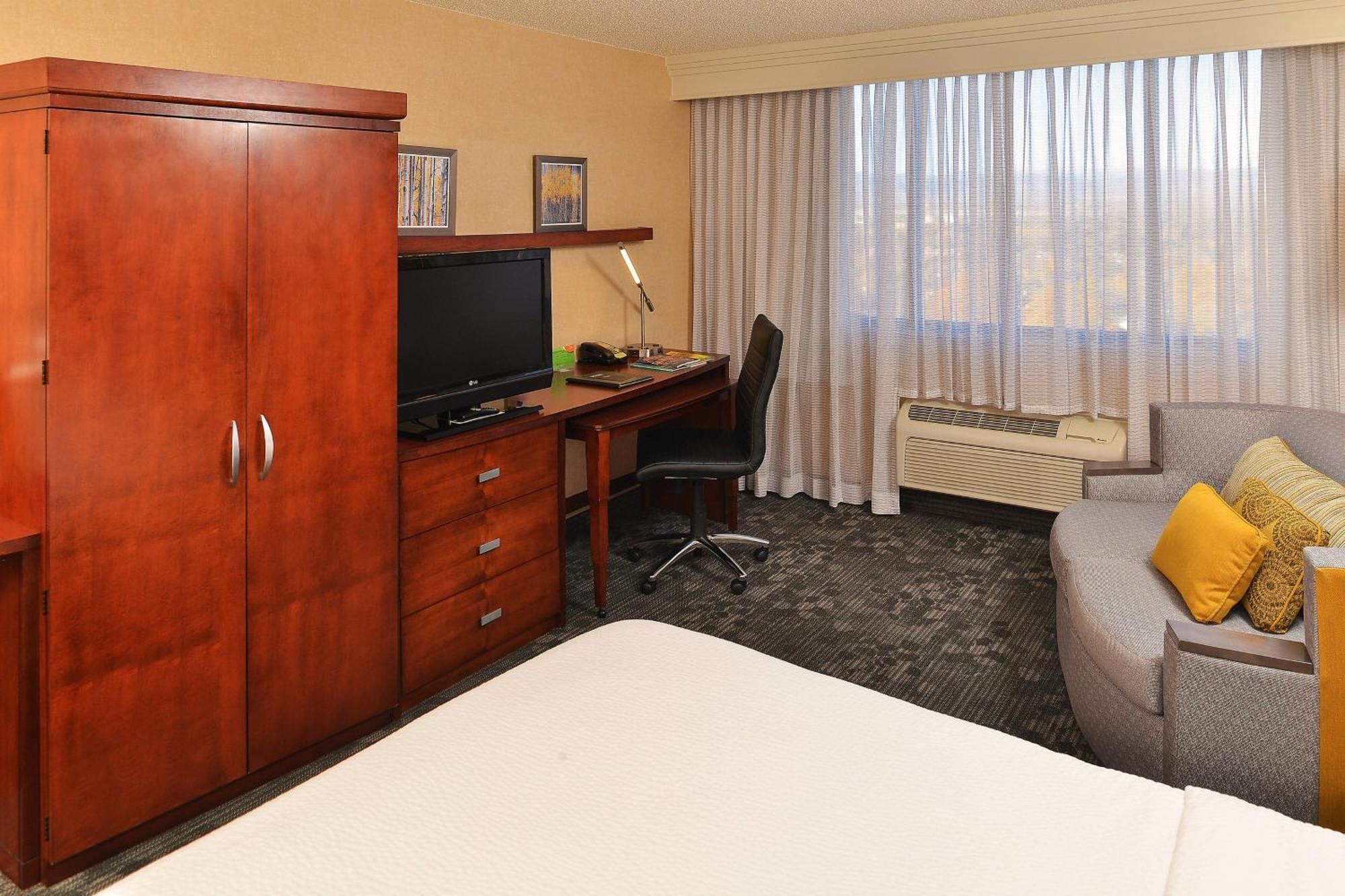 Courtyard By Marriott Denver Cherry Creek Exterior foto
