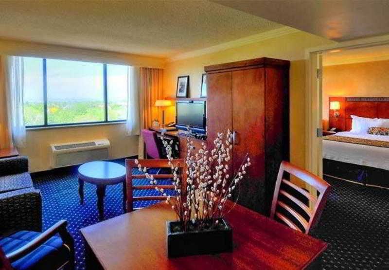 Courtyard By Marriott Denver Cherry Creek Exterior foto